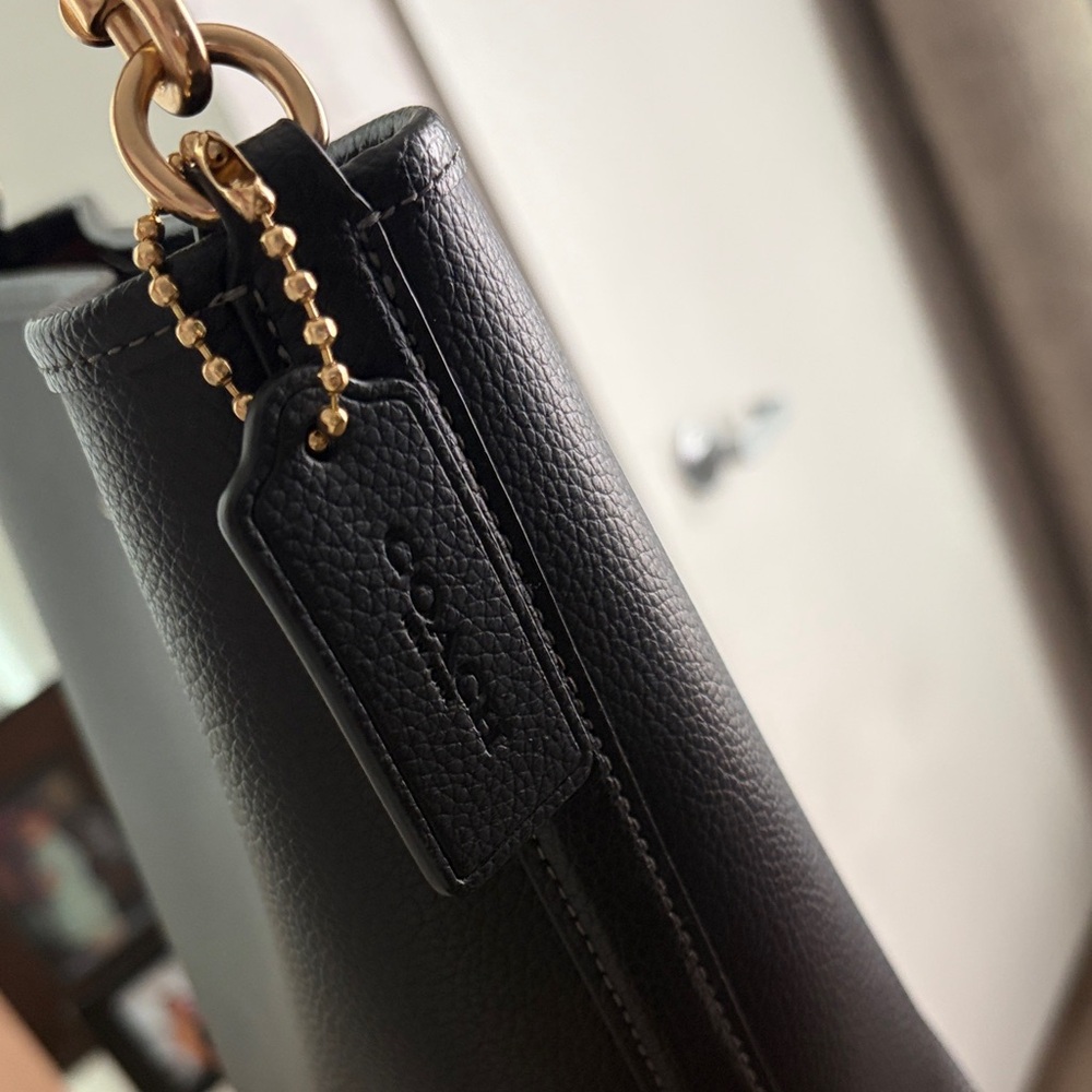 Coach CT803 Leather City Large Bucket Bag Gold/Black - Picture 2 of 8